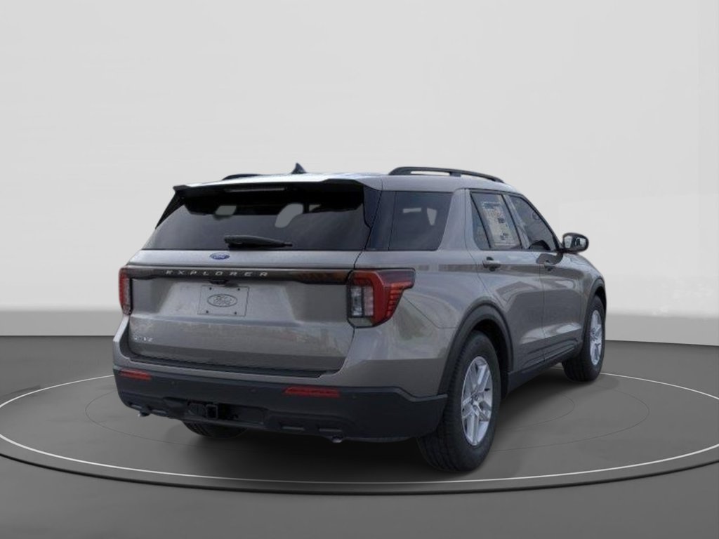 New 2026 Ford Explorer Active RWD image 8