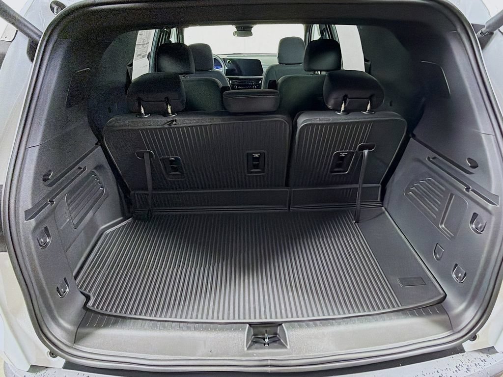 New 2026 Chevrolet Traverse LT w/ LPO, Floor Liner Package AWD/4WD image 21