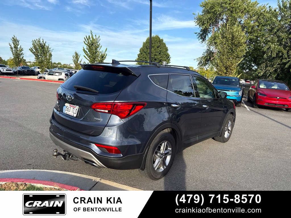 Used 2017 Hyundai Santa Fe Sport FWD image 2