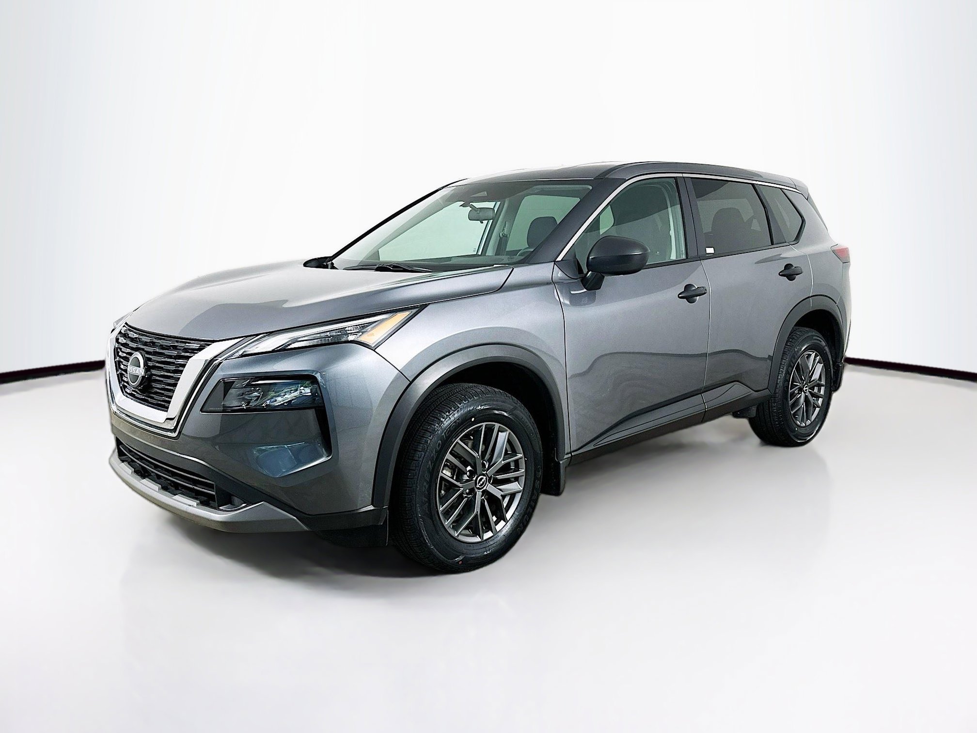 Used 2023 Nissan Rogue S AWD/4WD image 3