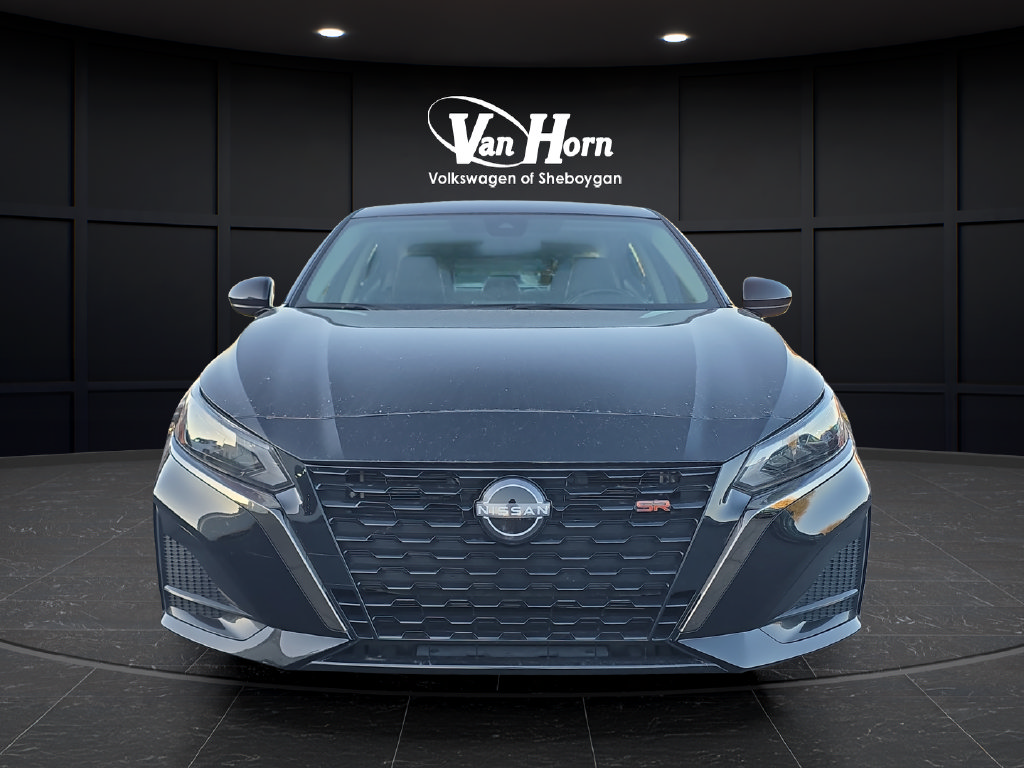 Used 2025 Nissan Altima 2.5 SR FWD image 2