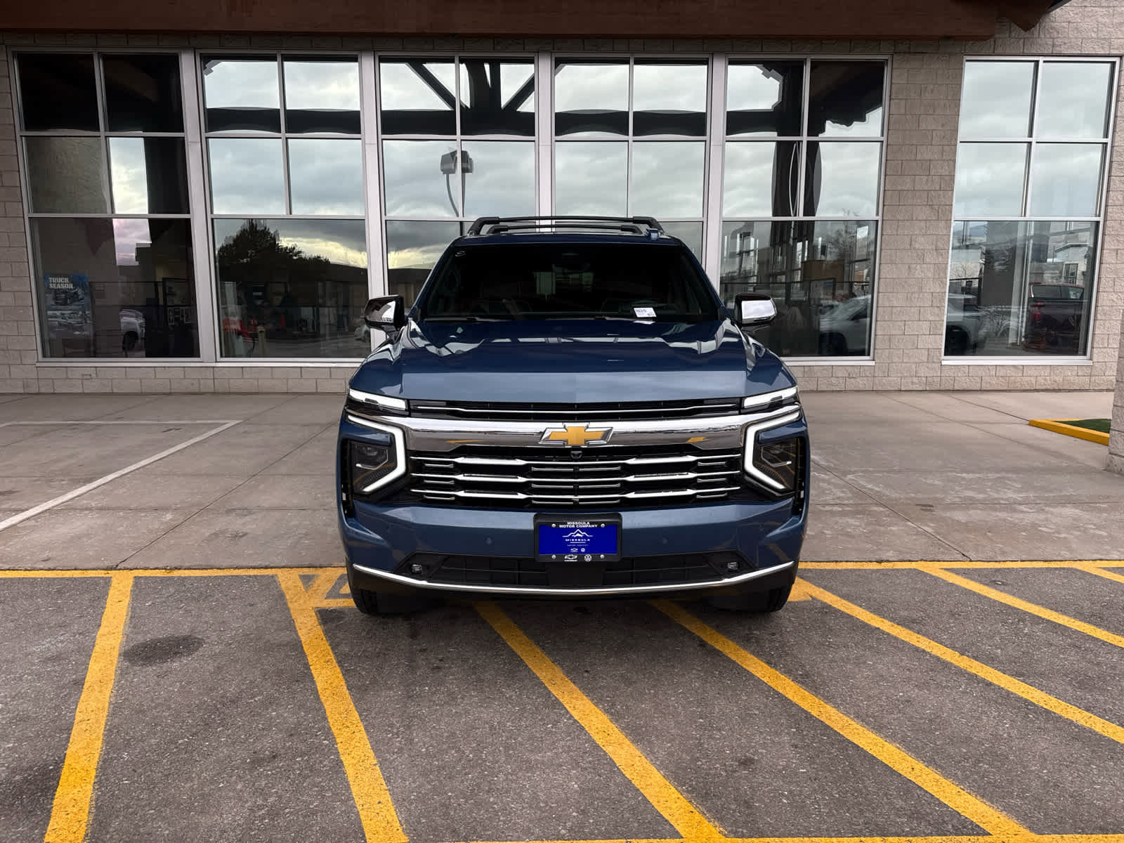 New 2026 Chevrolet Suburban Premier image 2