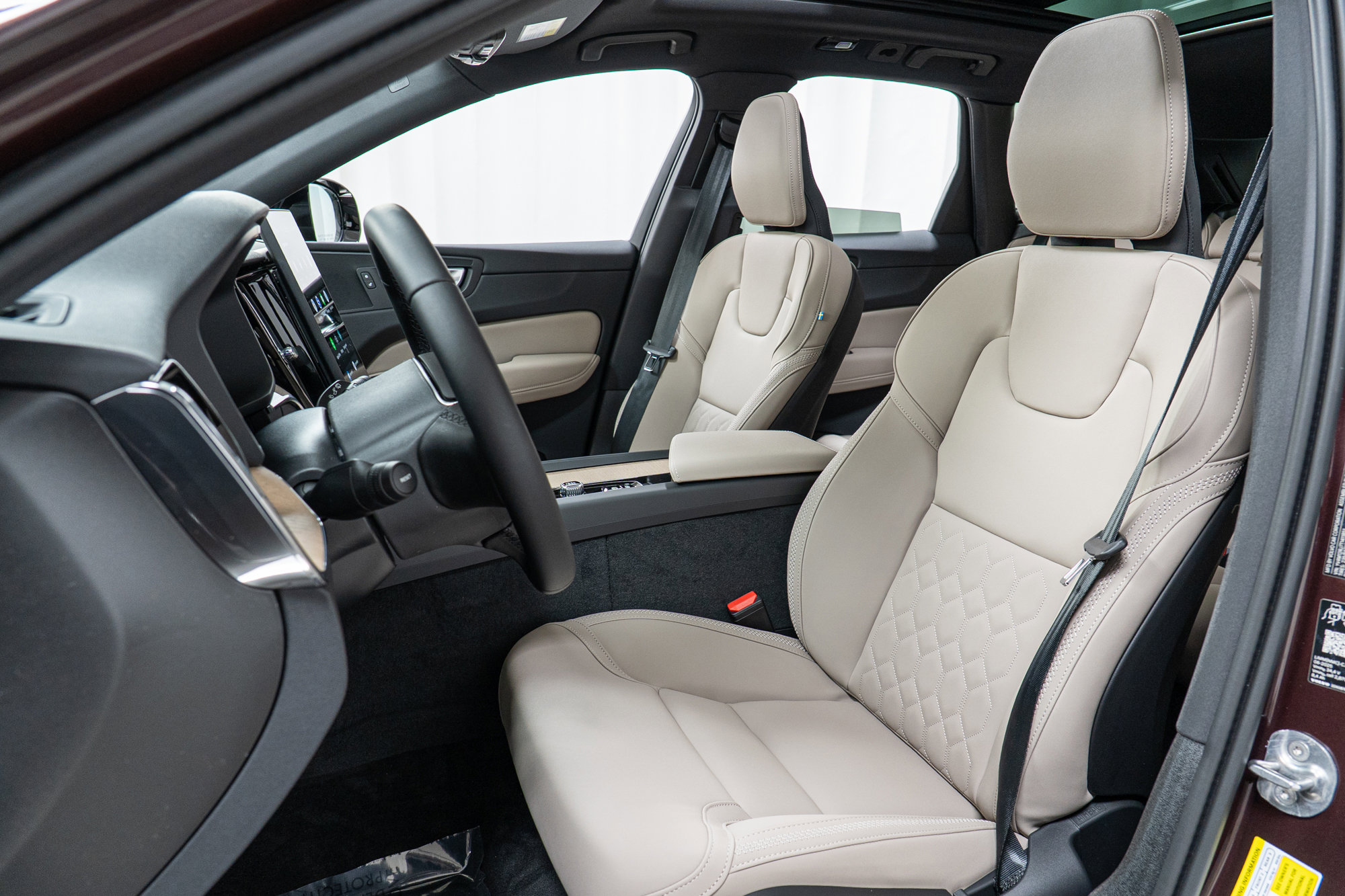 New 2026 Volvo XC60 B5 Core w/ Climate Package image 13