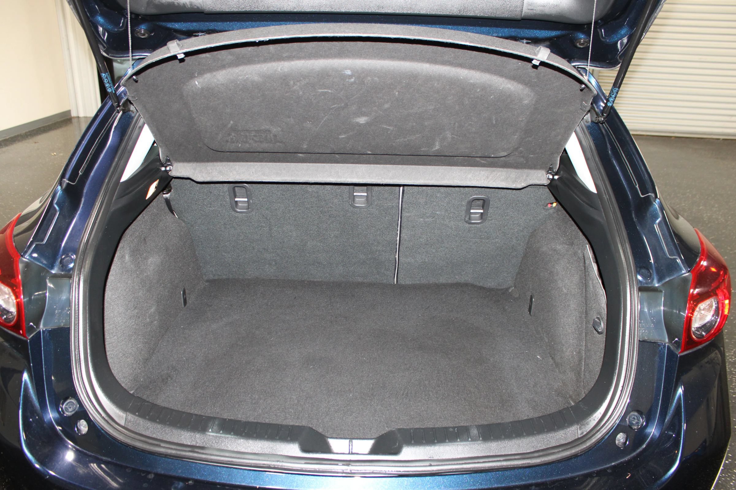 Used 2016 MAZDA MAZDA3 i Touring FWD image 34