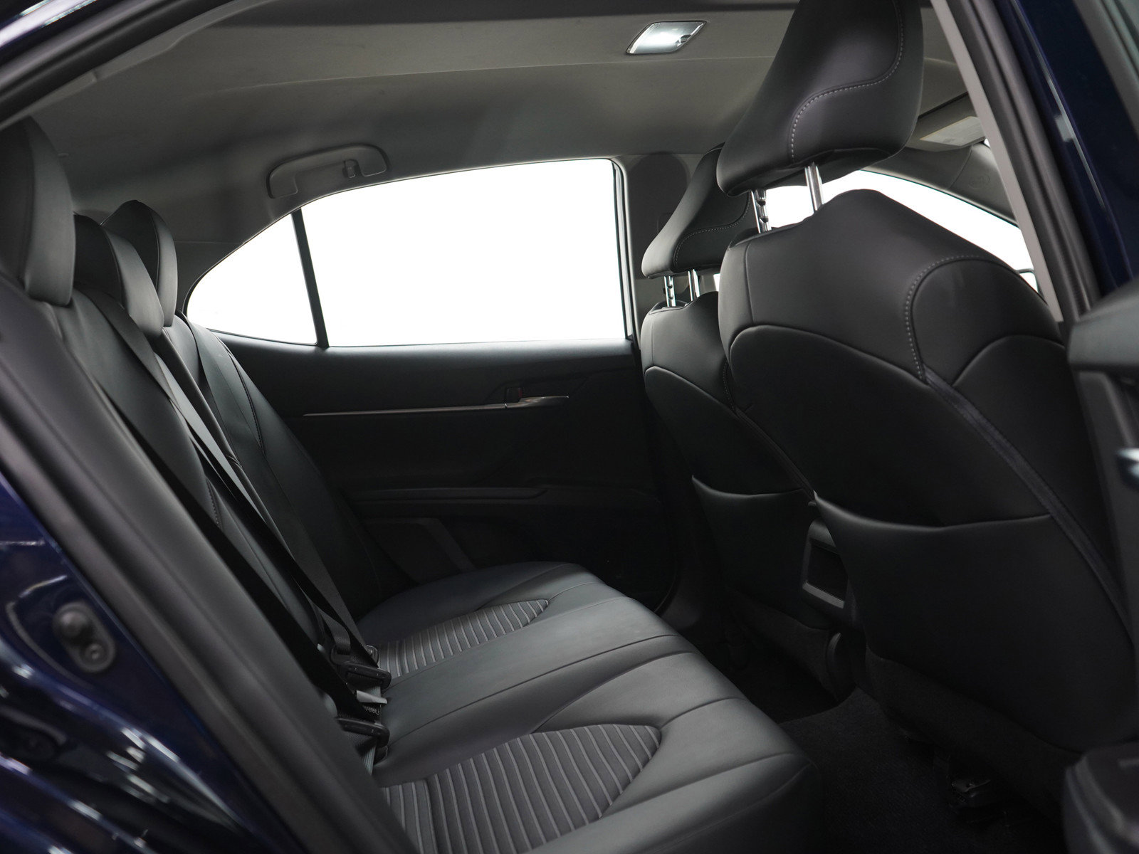 Used 2022 Toyota Camry SE FWD image 12