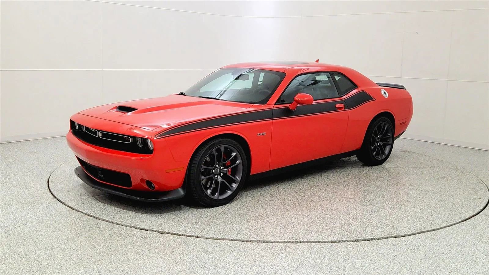 Used 2023 Dodge Challenger R/T w/ Plus Package image 3