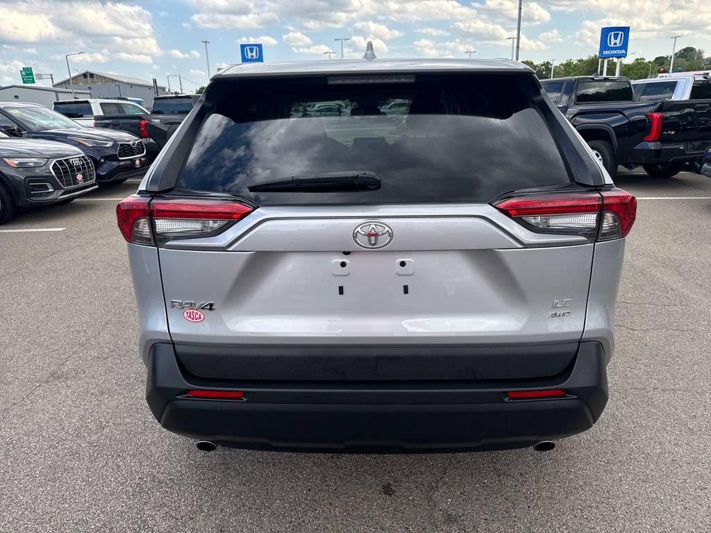 Used 2025 Toyota RAV4 LE AWD/4WD image 6