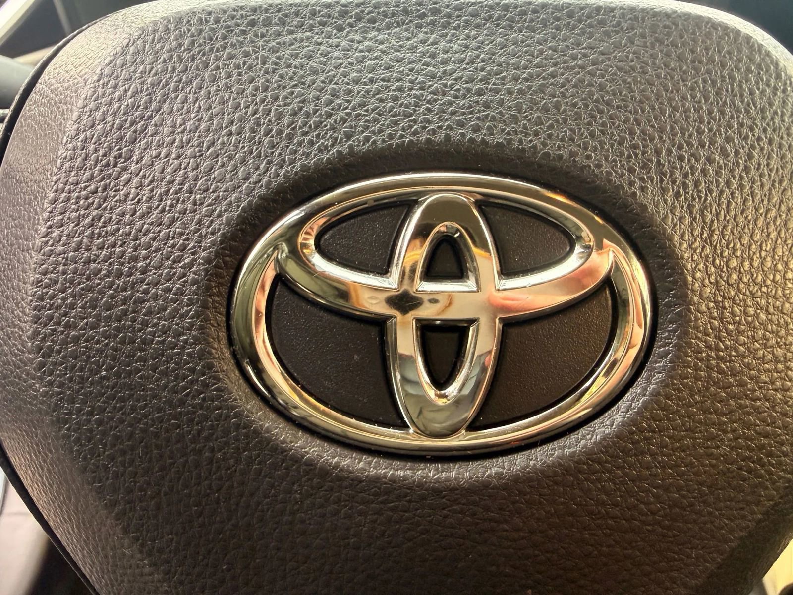 Used 2022 Toyota Corolla LE image 16