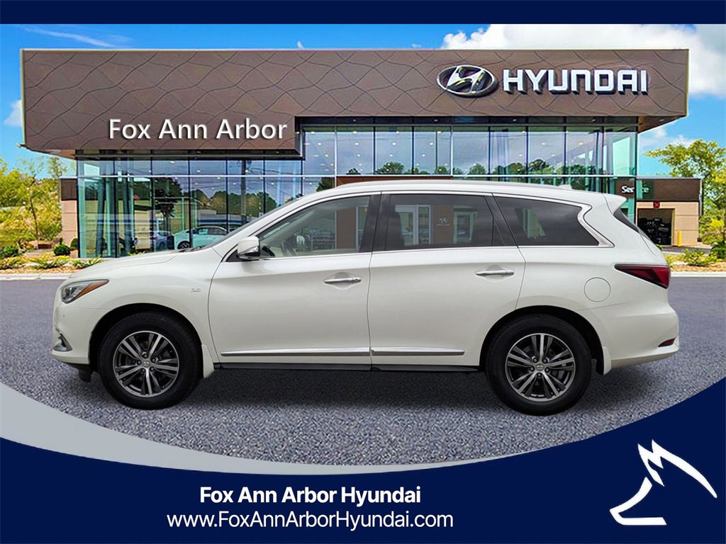 Used 2019 INFINITI QX60 Luxe w/ Essential Package image 2