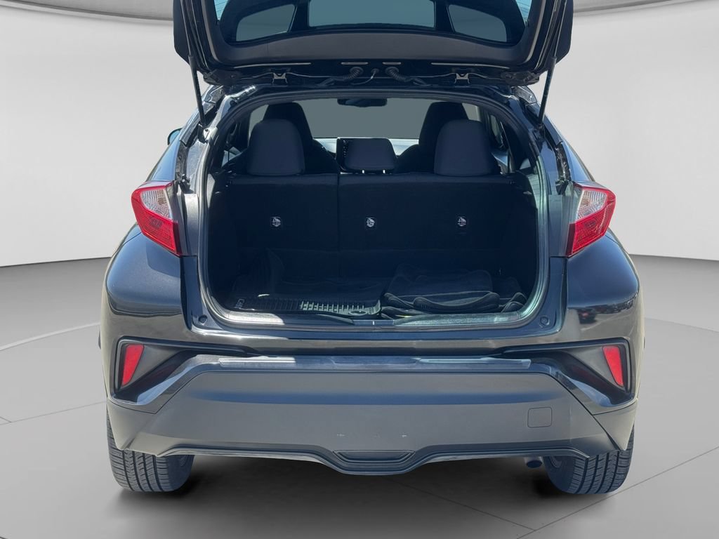 Used 2018 Toyota C-HR XLE FWD image 23