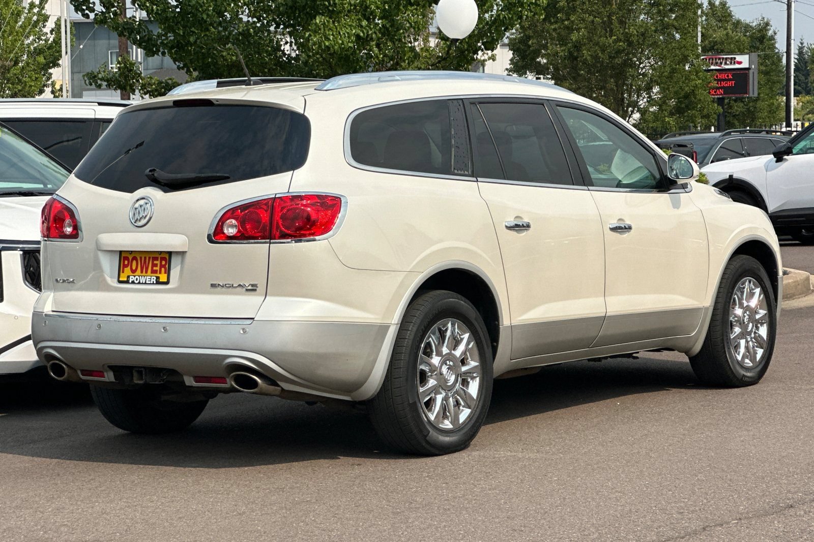Used 2012 Buick Enclave Premium w/ Trailering Provision Package AWD/4WD image 4