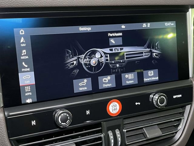 Certified 2025 Porsche Macan AWD/4WD image 30