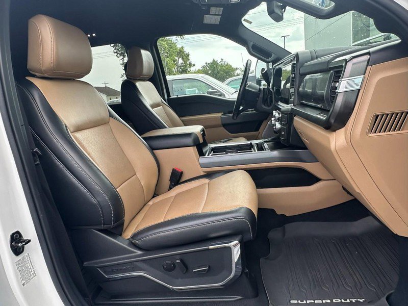 Used 2023 Ford F250 Lariat w/ Chrome Package image 17