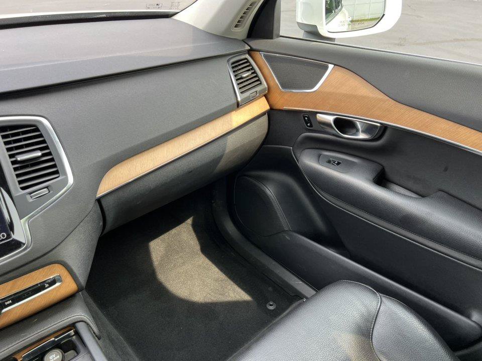 Used 2021 Volvo XC90 T5 Momentum AWD/4WD image 31