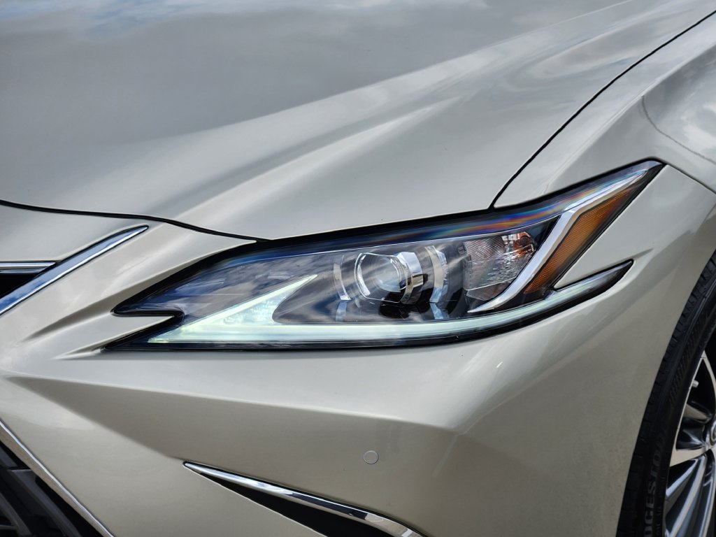 Certified 2025 Lexus ES 350 w/ Premium Package FWD image 9