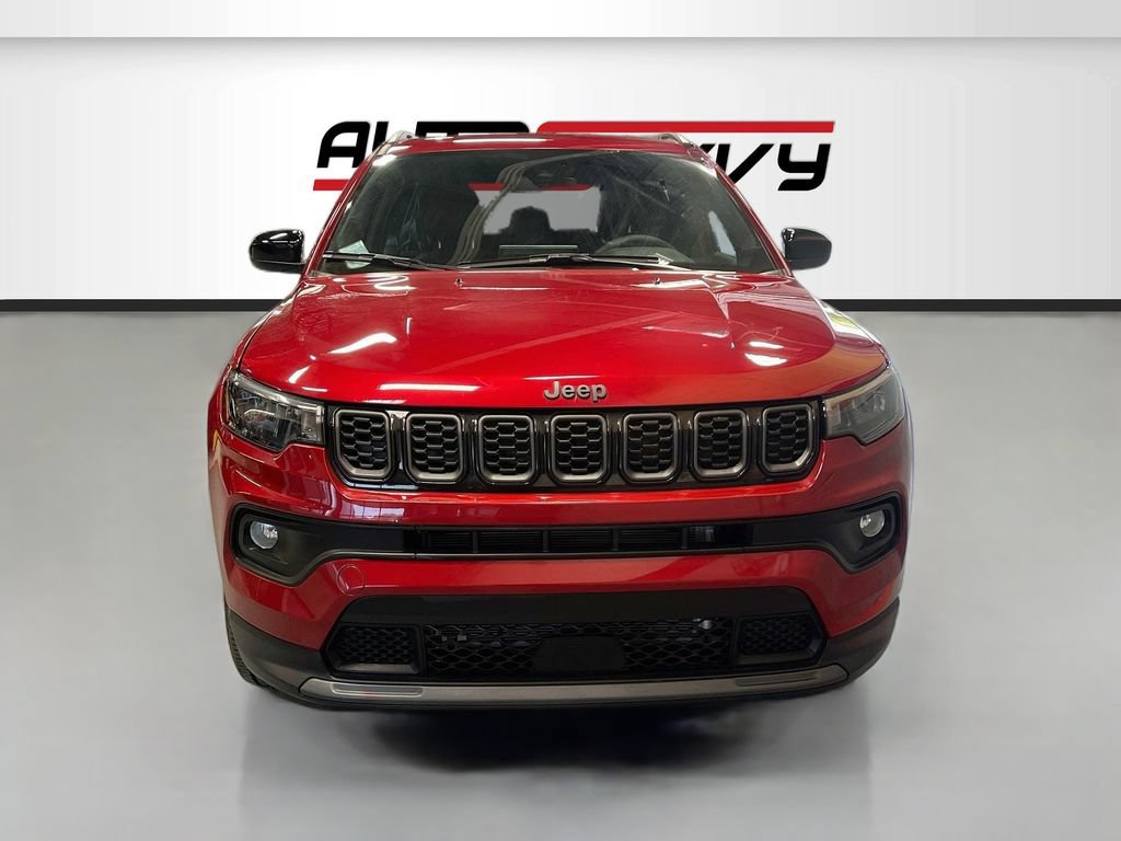 Used 2026 Jeep Compass Latitude AWD/4WD image 2