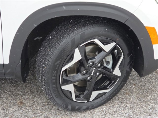 Used 2024 Kia Seltos EX image 16