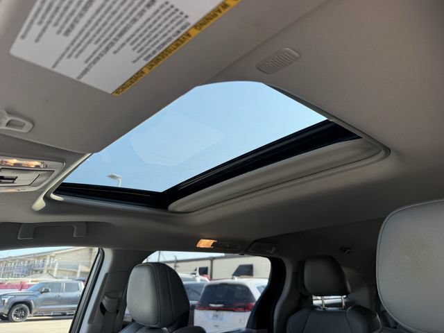 Used 2022 Toyota Sienna XLE FWD image 24