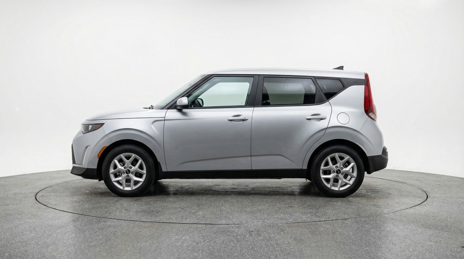 Used 2025 Kia Soul LX w/ LX Technology Package image 5