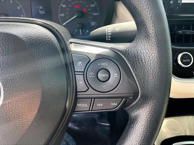 Used 2025 Toyota Corolla LE image 20