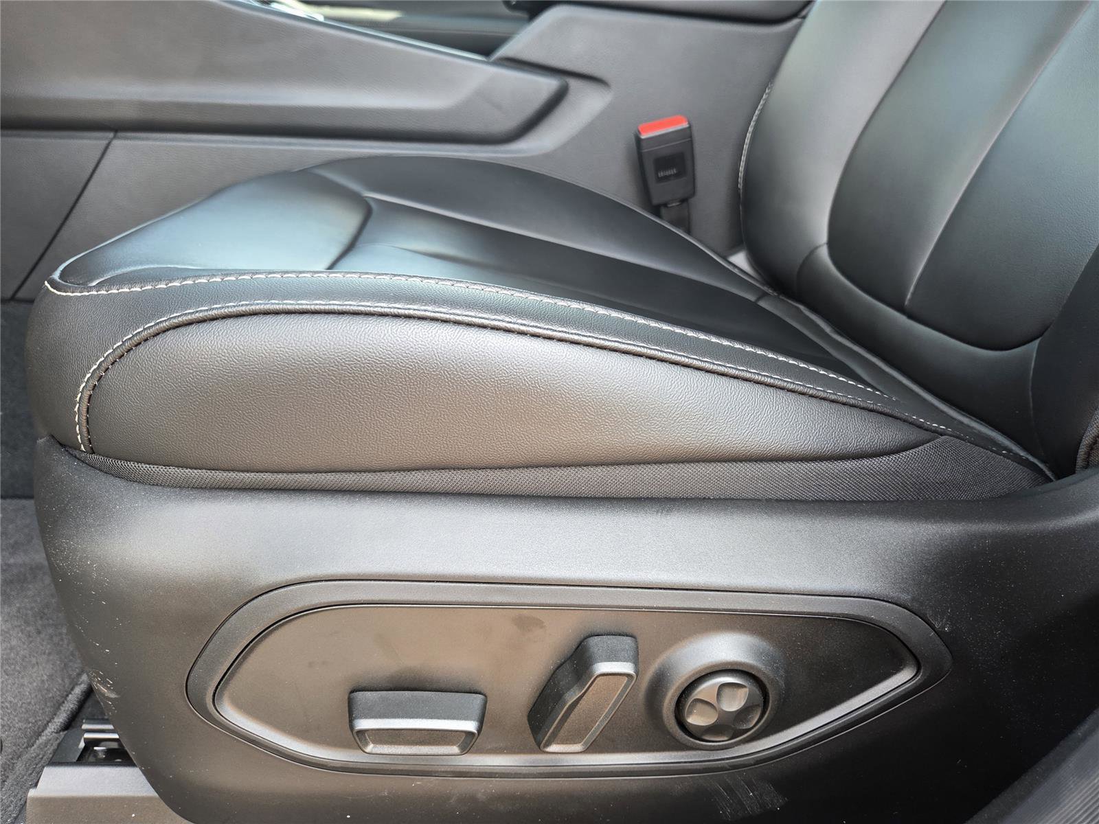 New 2026 Jeep Grand Cherokee L Limited image 17