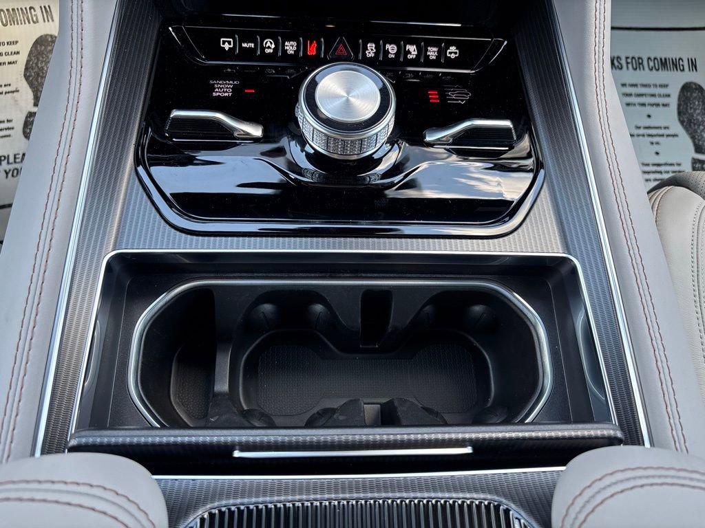 New 2026 Jeep Grand Wagoneer L Summit AWD/4WD image 19