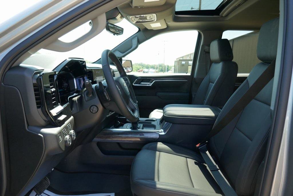 New 2026 Chevrolet Silverado 1500 LTZ w/ LTZ Premium Package image 14