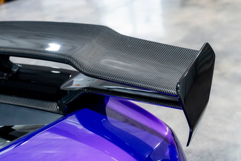 Used 2021 Lamborghini Huracan EVO RWD image 28