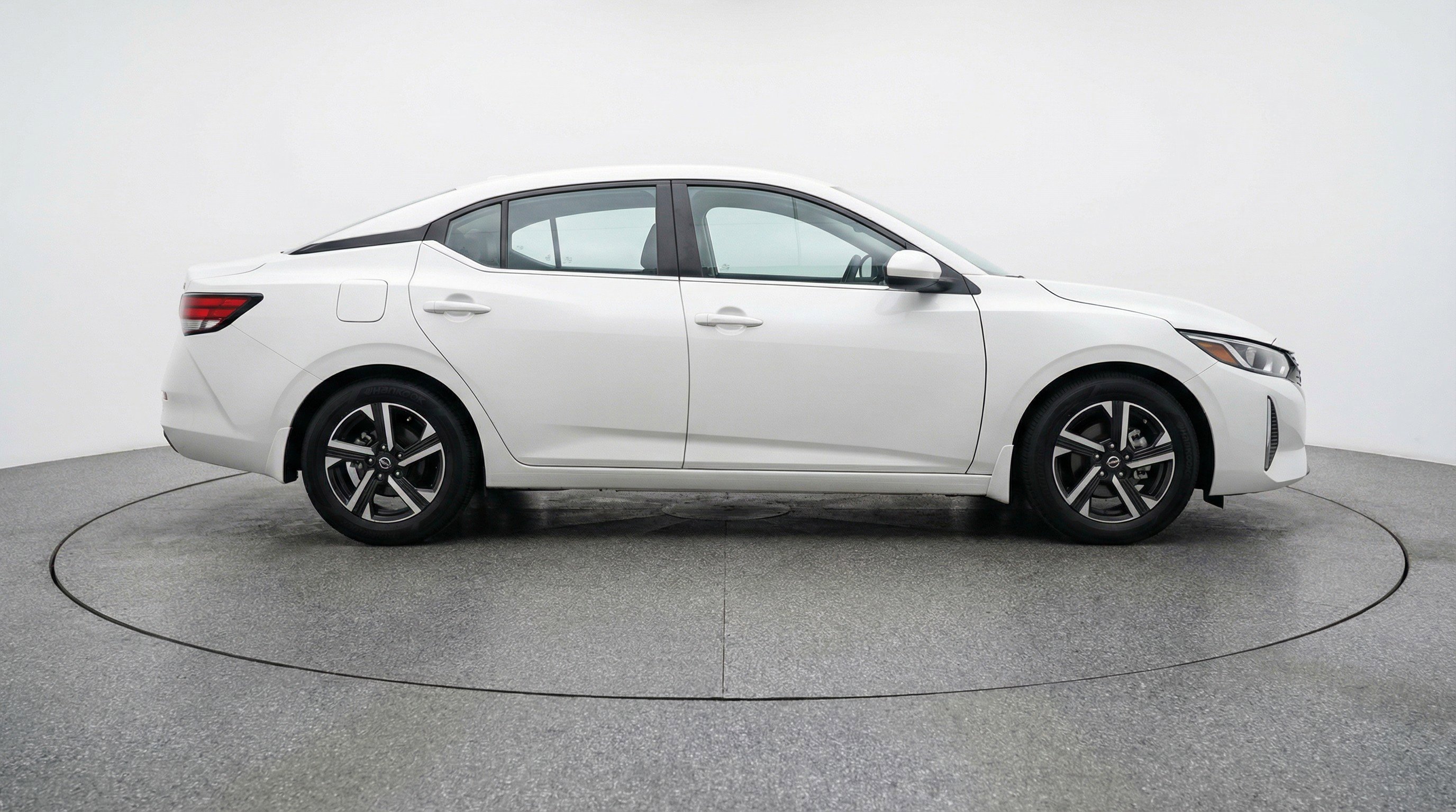 Used 2025 Nissan Sentra SV image 11