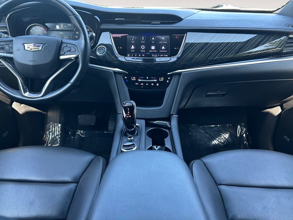Used 2024 Cadillac XT6 Premium Luxury image 14