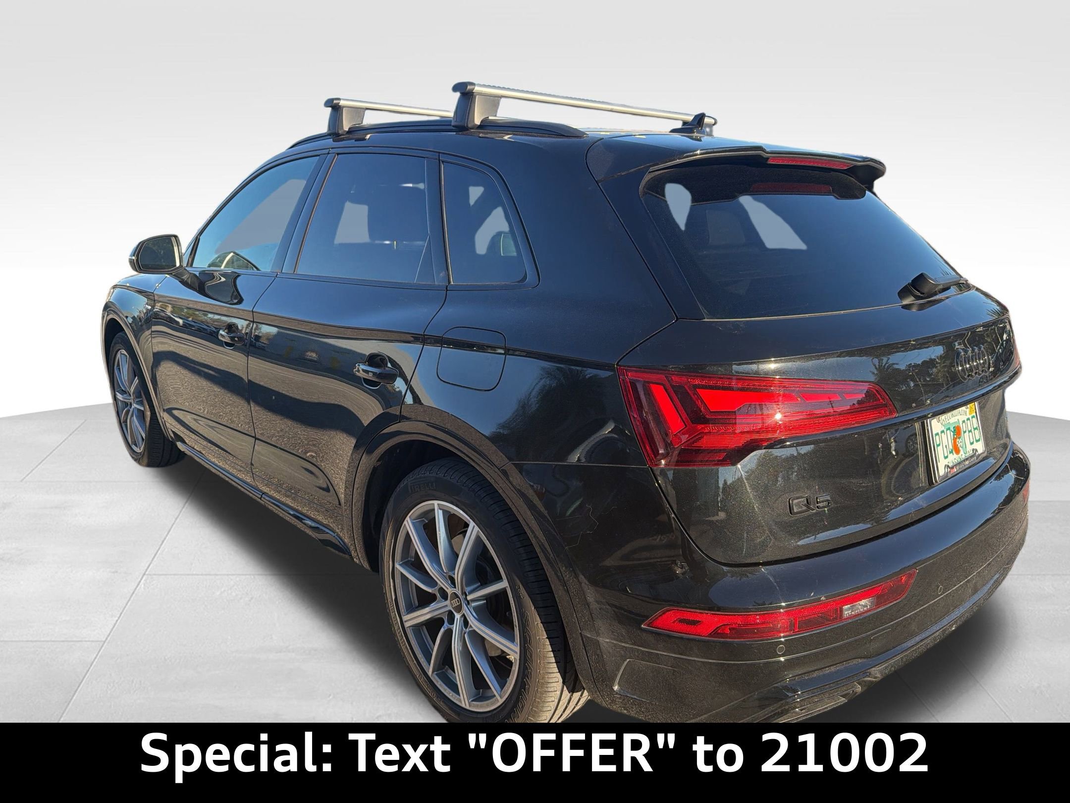 Used 2024 Audi Q5 e Premium Plus w/ Premium Plus Package image 3