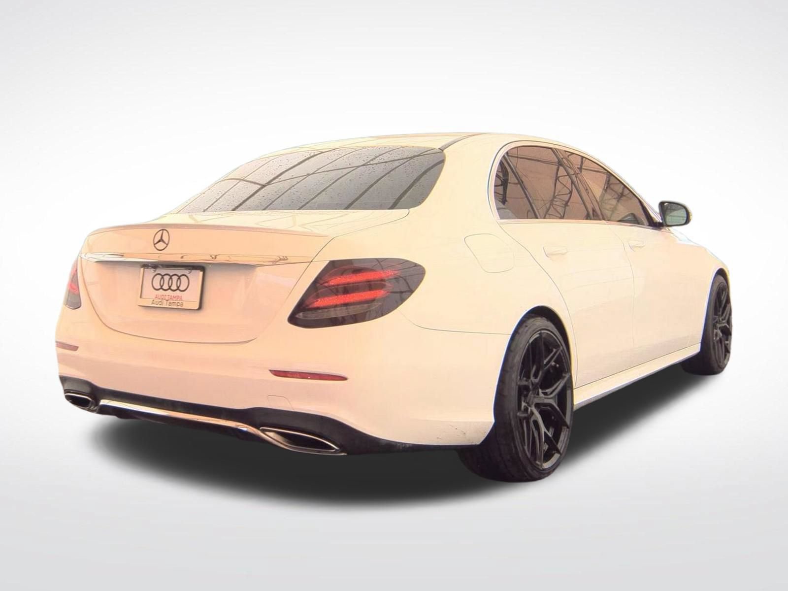 Used 2019 Mercedes-Benz E 300 image 3