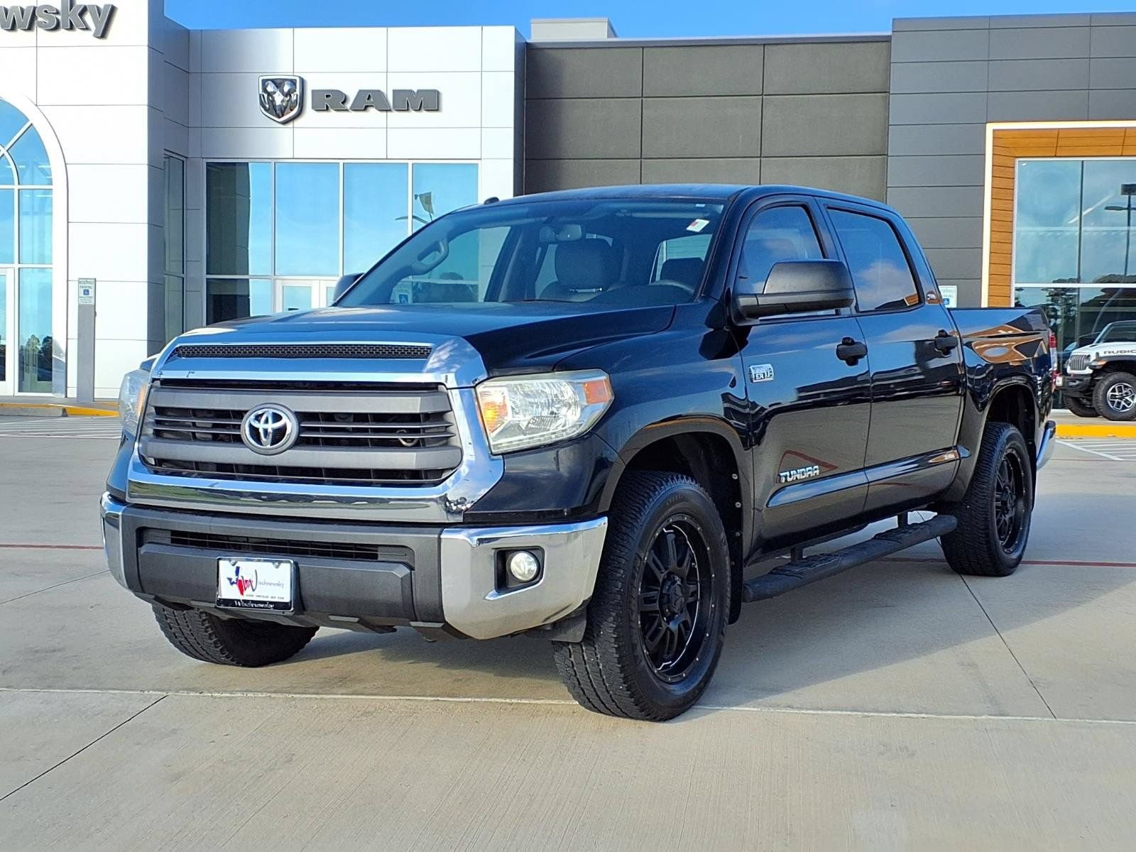 Used 2014 Toyota Tundra SR5 w/ SR5 Upgrade Package RWD image 3