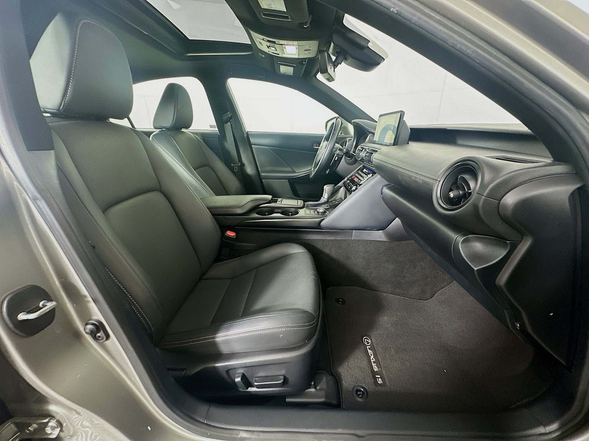 Used 2023 Lexus IS 300 w/ Comfort Package RWD image 30