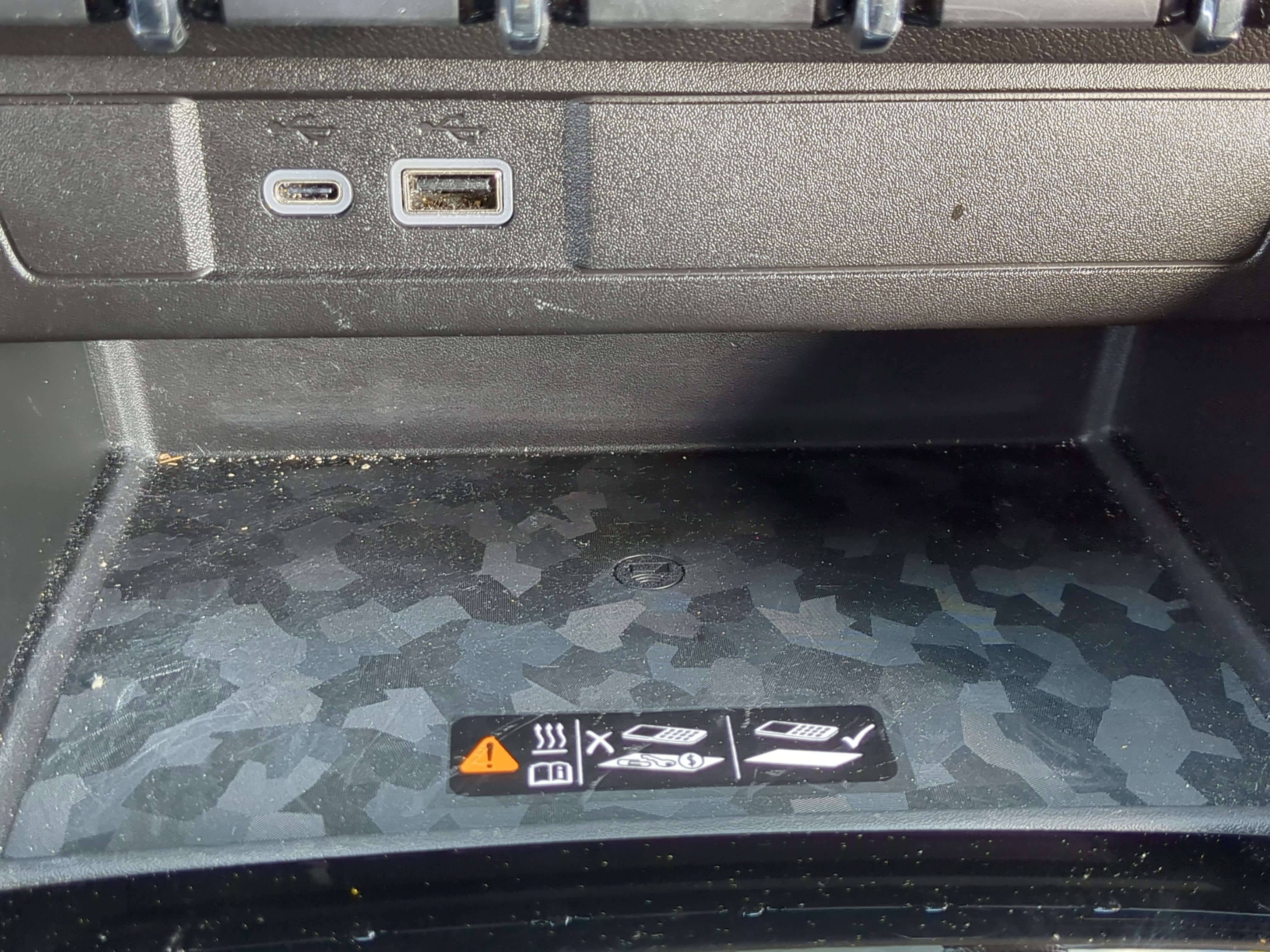 Used 2024 GMC Canyon Denali AWD/4WD image 7