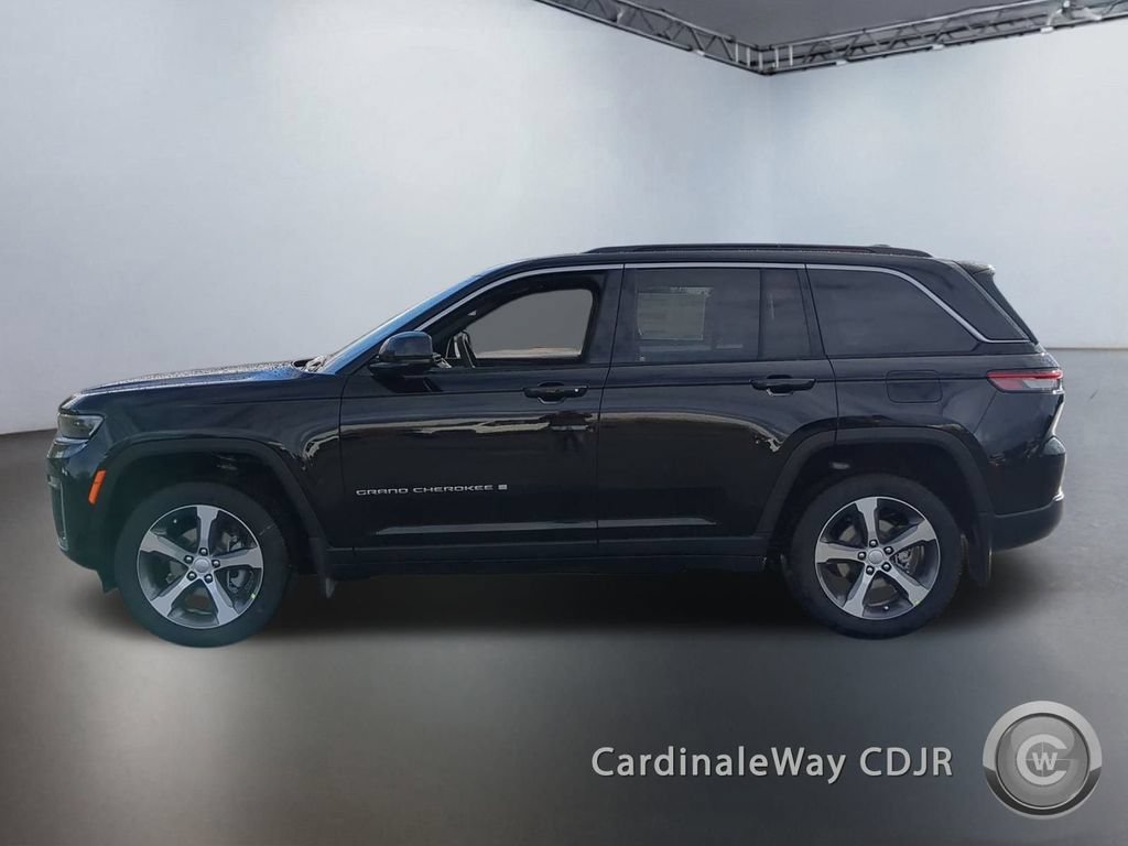 New 2026 Jeep Grand Cherokee Limited w/ Luxury Tech Group II AWD/4WD image 5