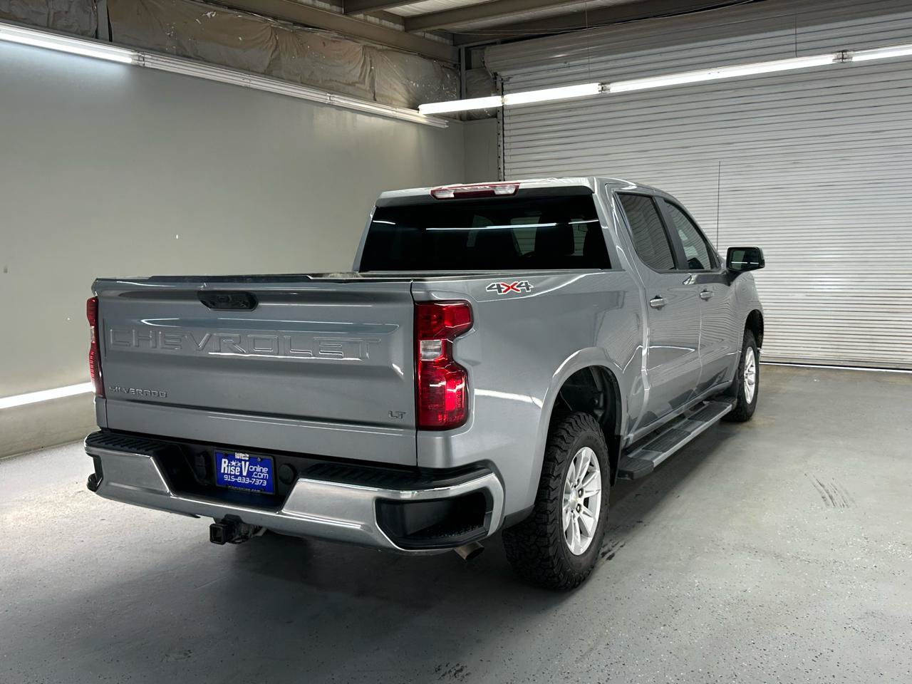 Used 2023 Chevrolet Silverado 1500 LT AWD/4WD image 9