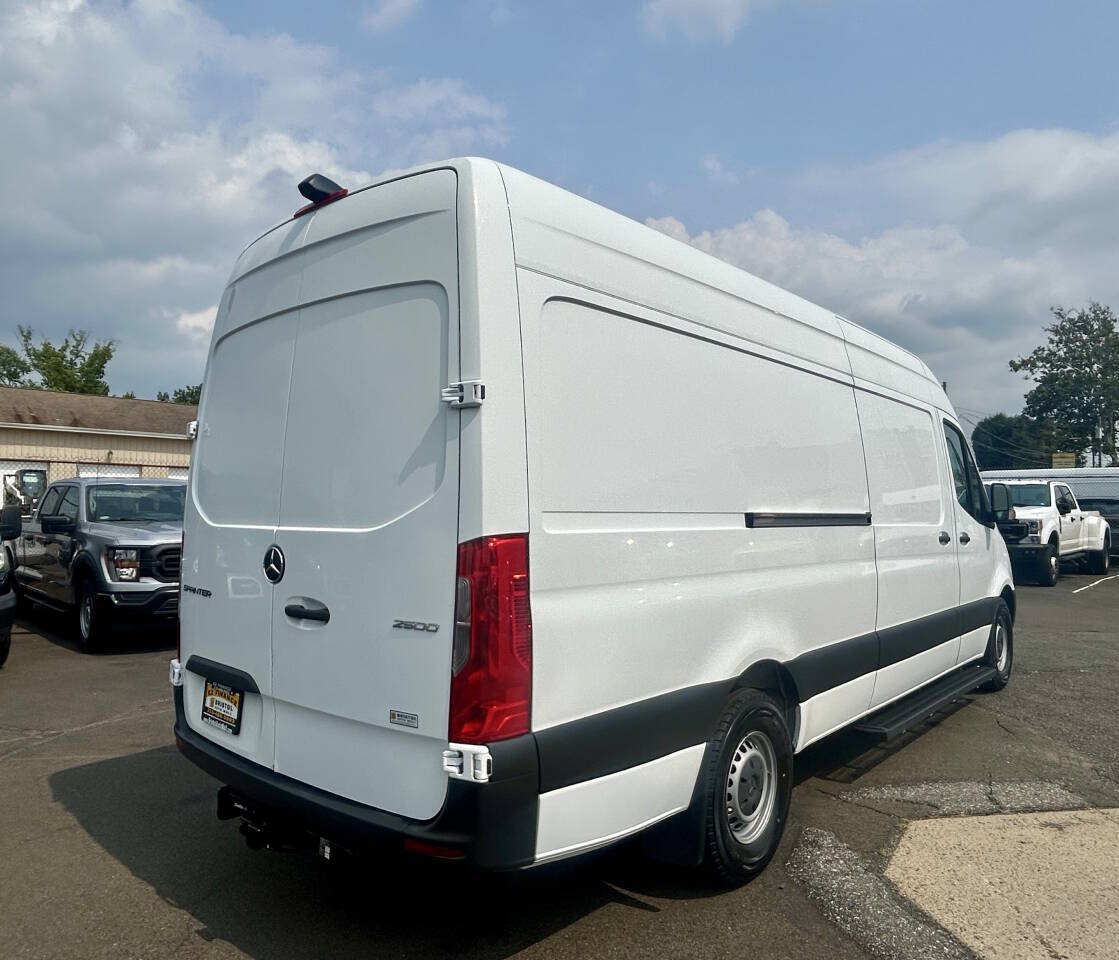 Used 2021 Mercedes-Benz Sprinter 2500 image 5