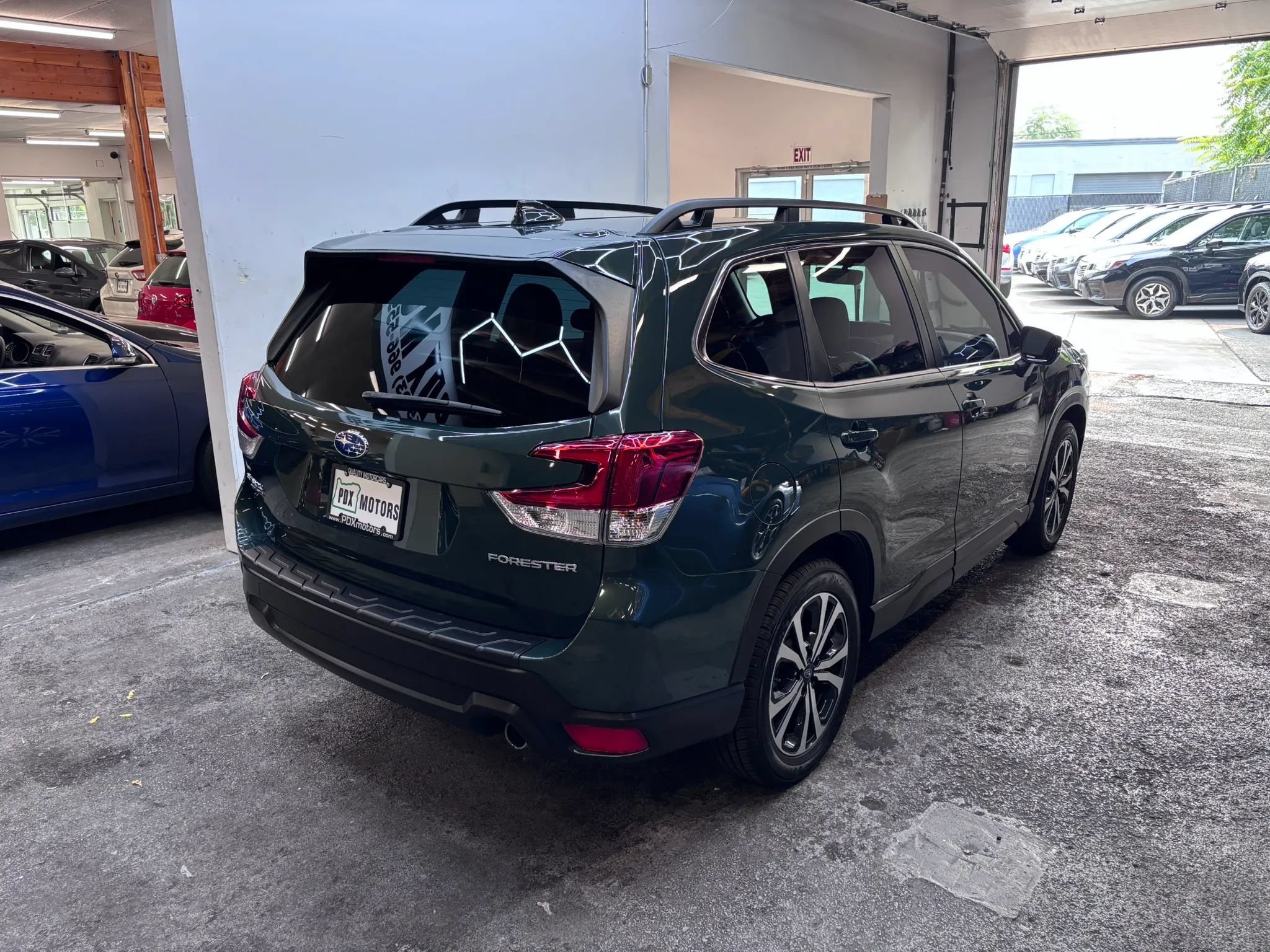 Used 2023 Subaru Forester Limited w/ Popular Package #2 AWD/4WD image 6