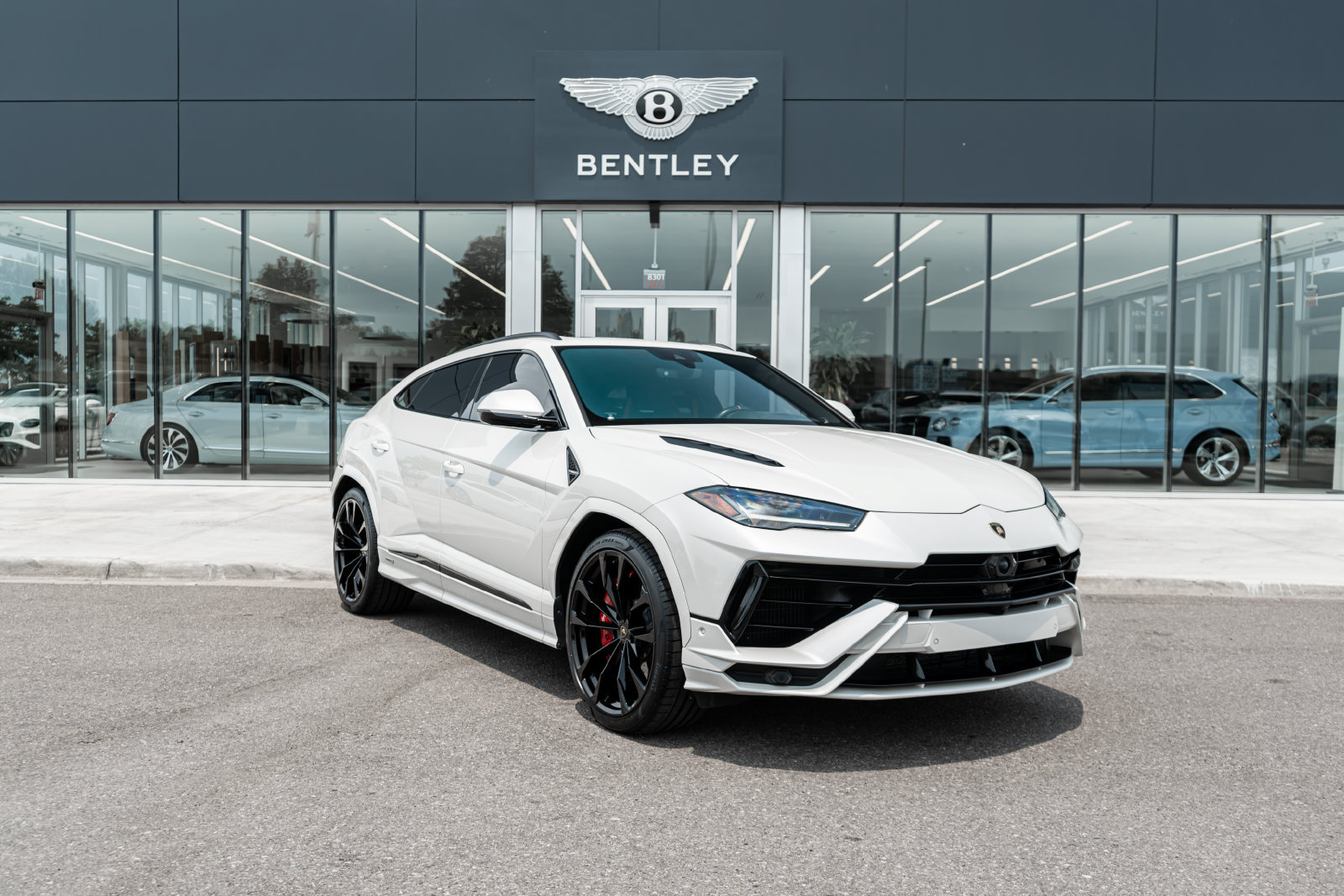 Used 2023 Lamborghini Urus S AWD/4WD image 17