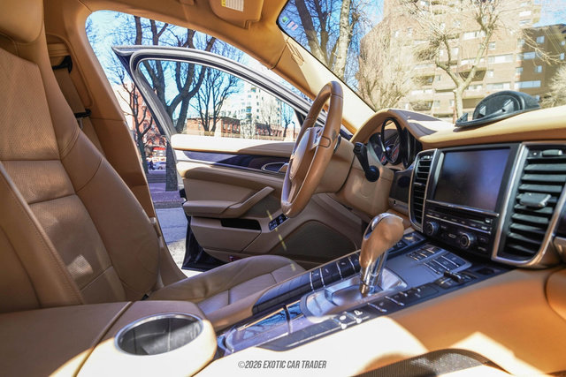 Used 2012 Porsche Panamera 4 image 56