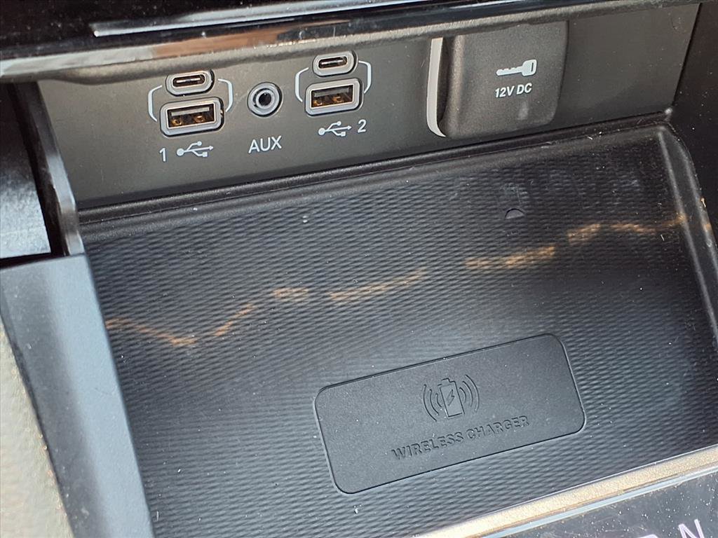 Used 2024 Jeep Grand Cherokee Altitude image 8