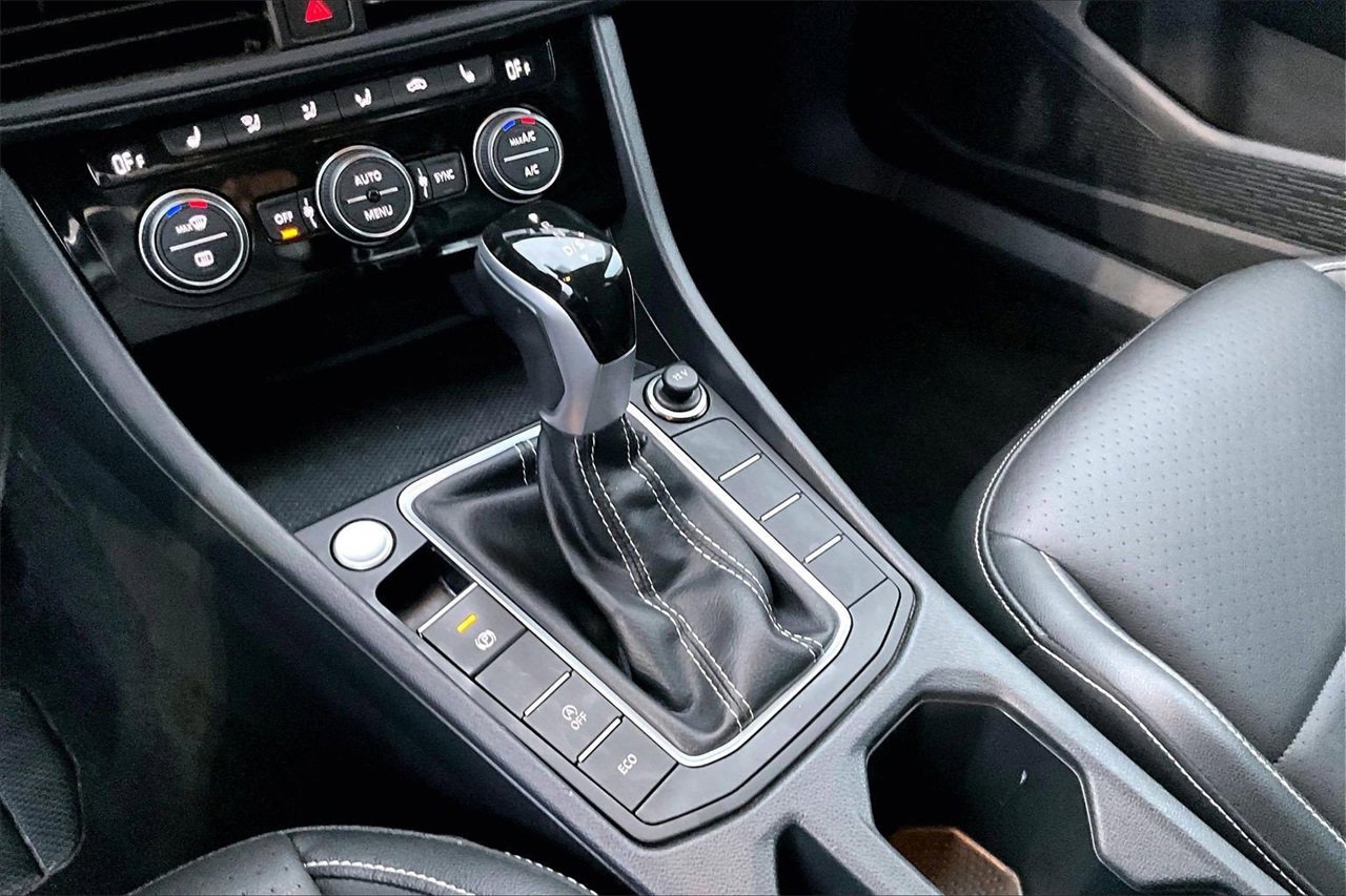 Used 2024 Volkswagen Jetta SE image 28