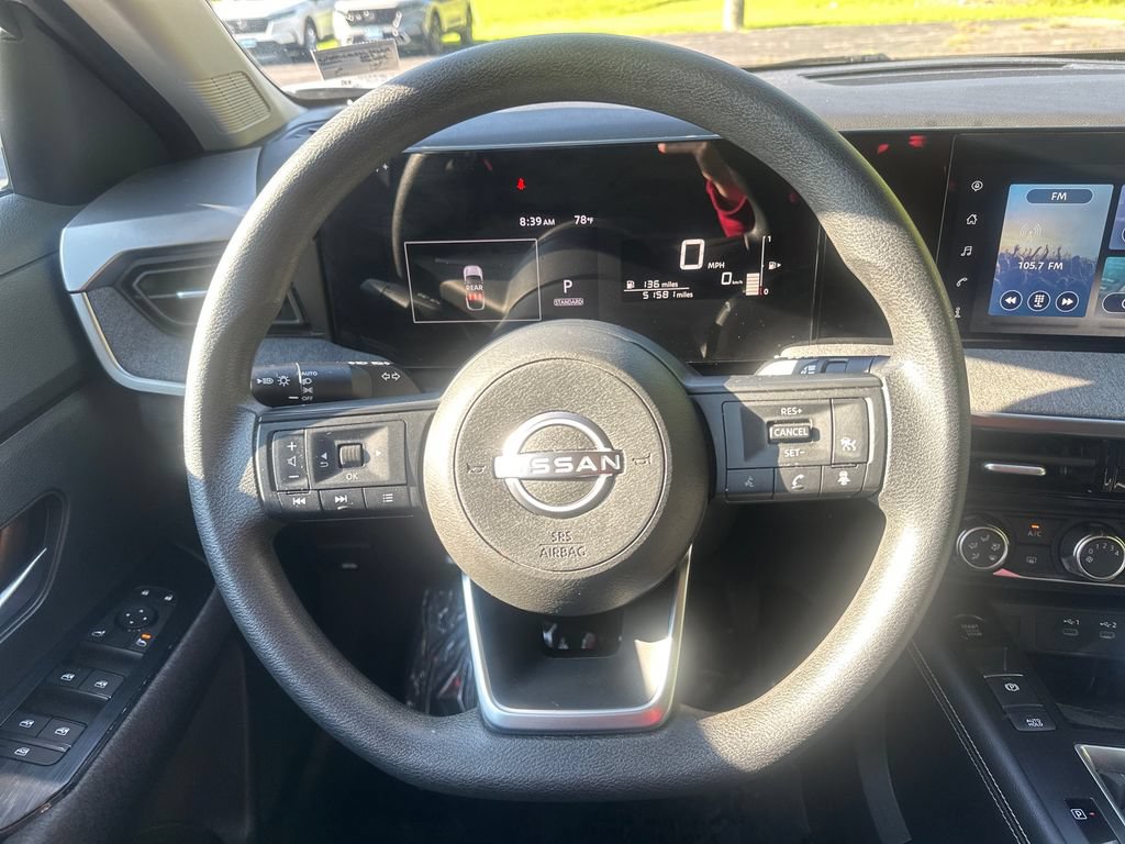 Used 2025 Nissan Kicks SV AWD/4WD image 24
