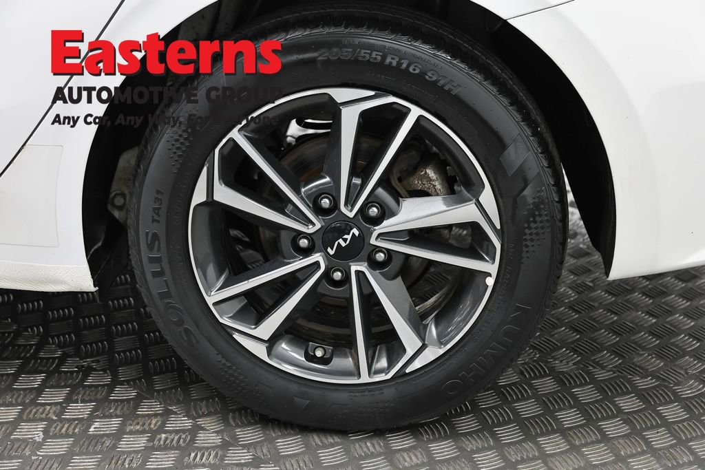 Used 2024 Kia Forte LXS image 33