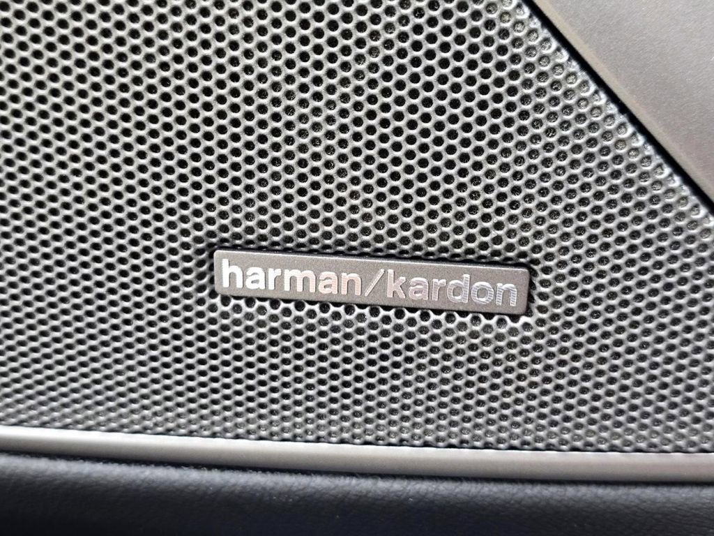 Used 2023 BMW 330i xDrive Sedan w/ M Sport Package image 15