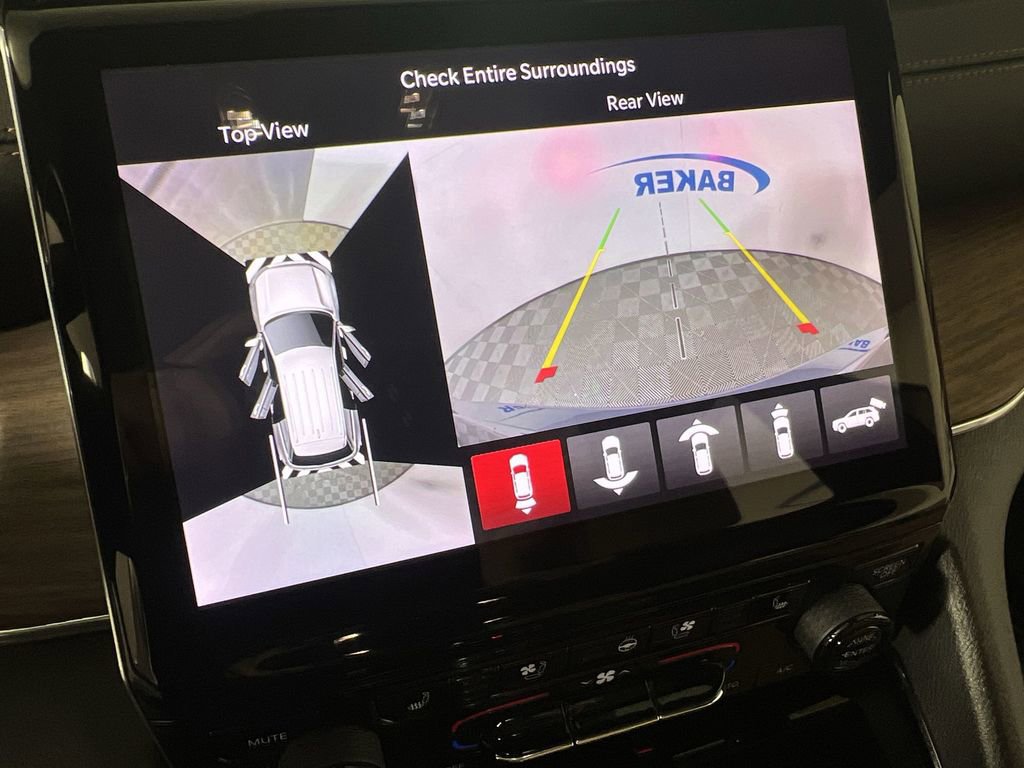 Used 2023 Jeep Grand Cherokee Summit w/ Luxury Tech Group V image 16