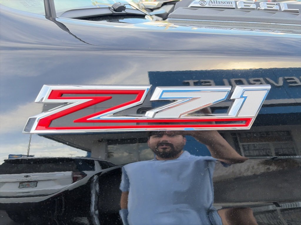 Used 2024 Chevrolet Silverado 2500 Custom w/ Custom Value Package image 5