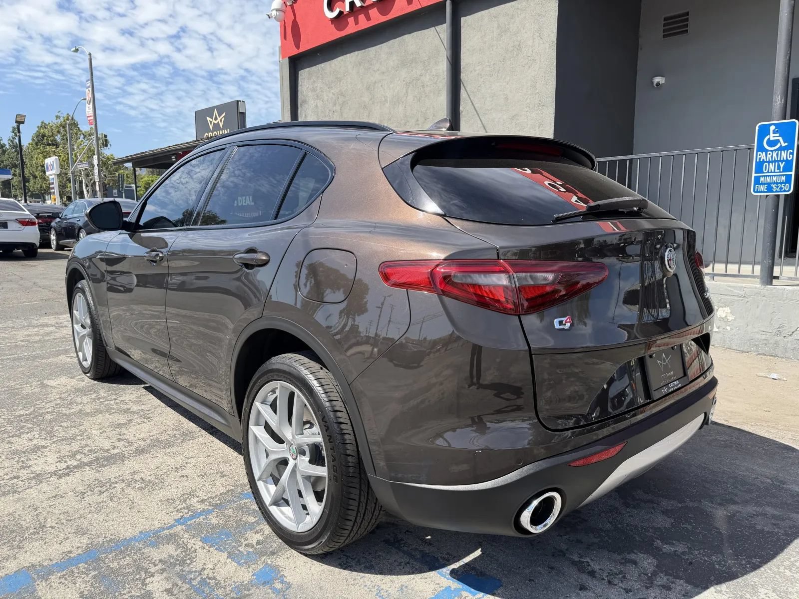 Used 2018 Alfa Romeo Stelvio Sport w/ Quick Order Package 22J Sport AWD/4WD image 7