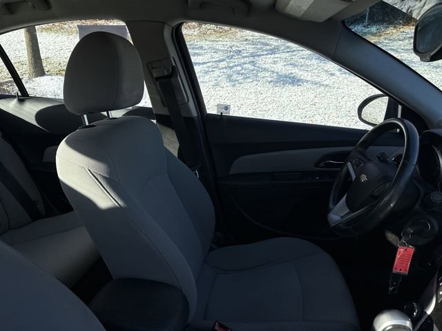 Used 2011 Chevrolet Cruze LT image 12